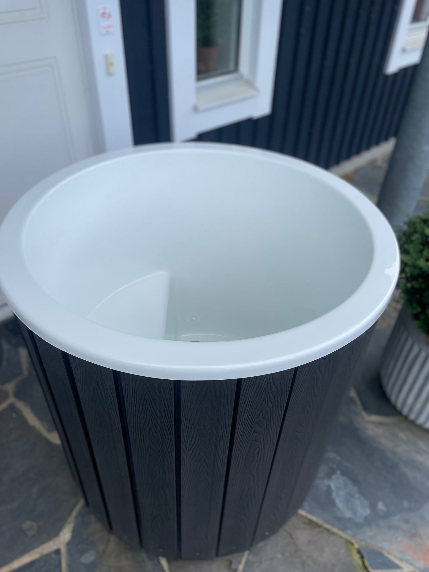 Luksus Koldtvandskar - Isoleret & Elegant | LUKSUSVILDMARKSBAD.DK