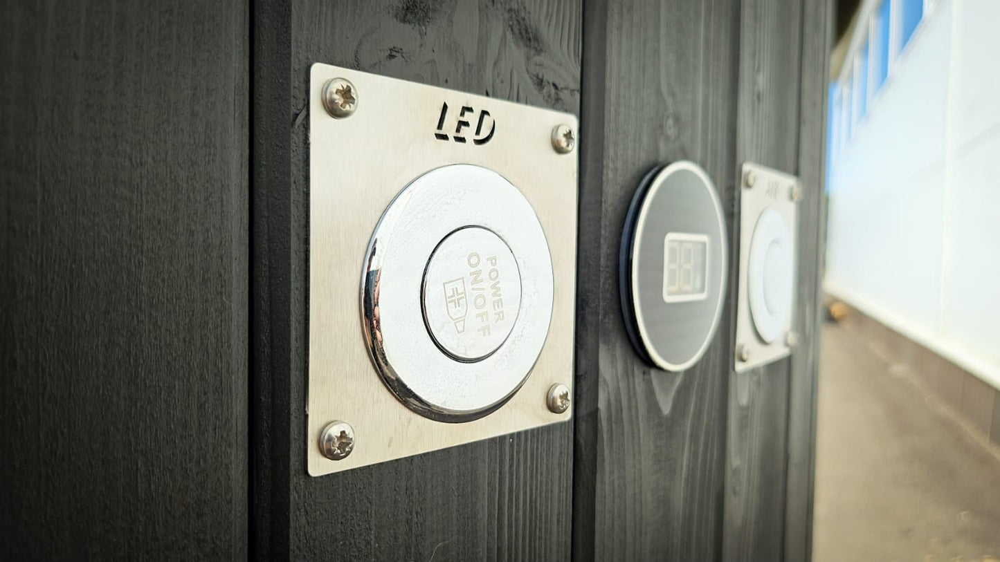 Vildmarksbad Premium - firkantet med integreret ovn